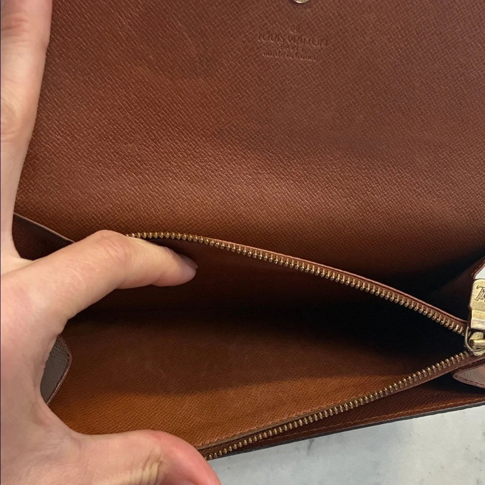 Louis Vuitton Dark Brown Monogram Sarah Wallet - Picture 4 of 7